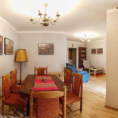 Cozy Apartment In Tarnow Bagian luar foto