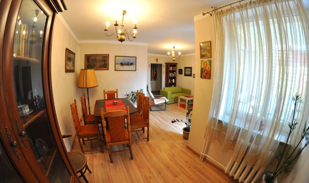 Cozy Apartment In Tarnow Bagian luar foto