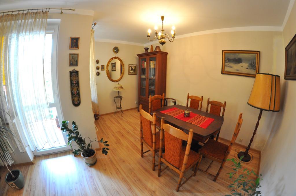 Cozy Apartment In Tarnow Bagian luar foto