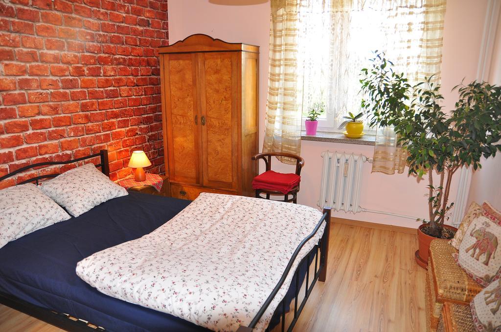Cozy Apartment In Tarnow Bagian luar foto