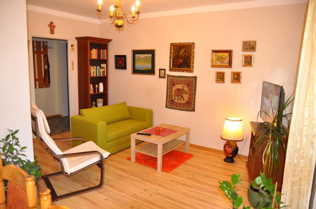 Cozy Apartment In Tarnow Bagian luar foto